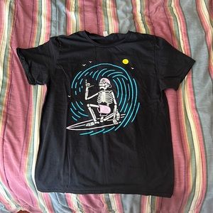 Surfing skeleton T-shirt